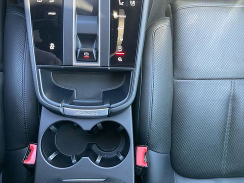 Used 2022 Porsche Macan image 22