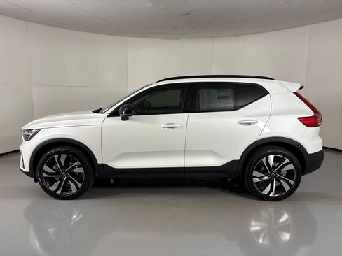 New 2026 Volvo XC40 B5 Ultra w/ Climate Package AWD/4WD image 5