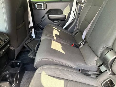 Used 2021 Jeep Gladiator Sport AWD/4WD image 17