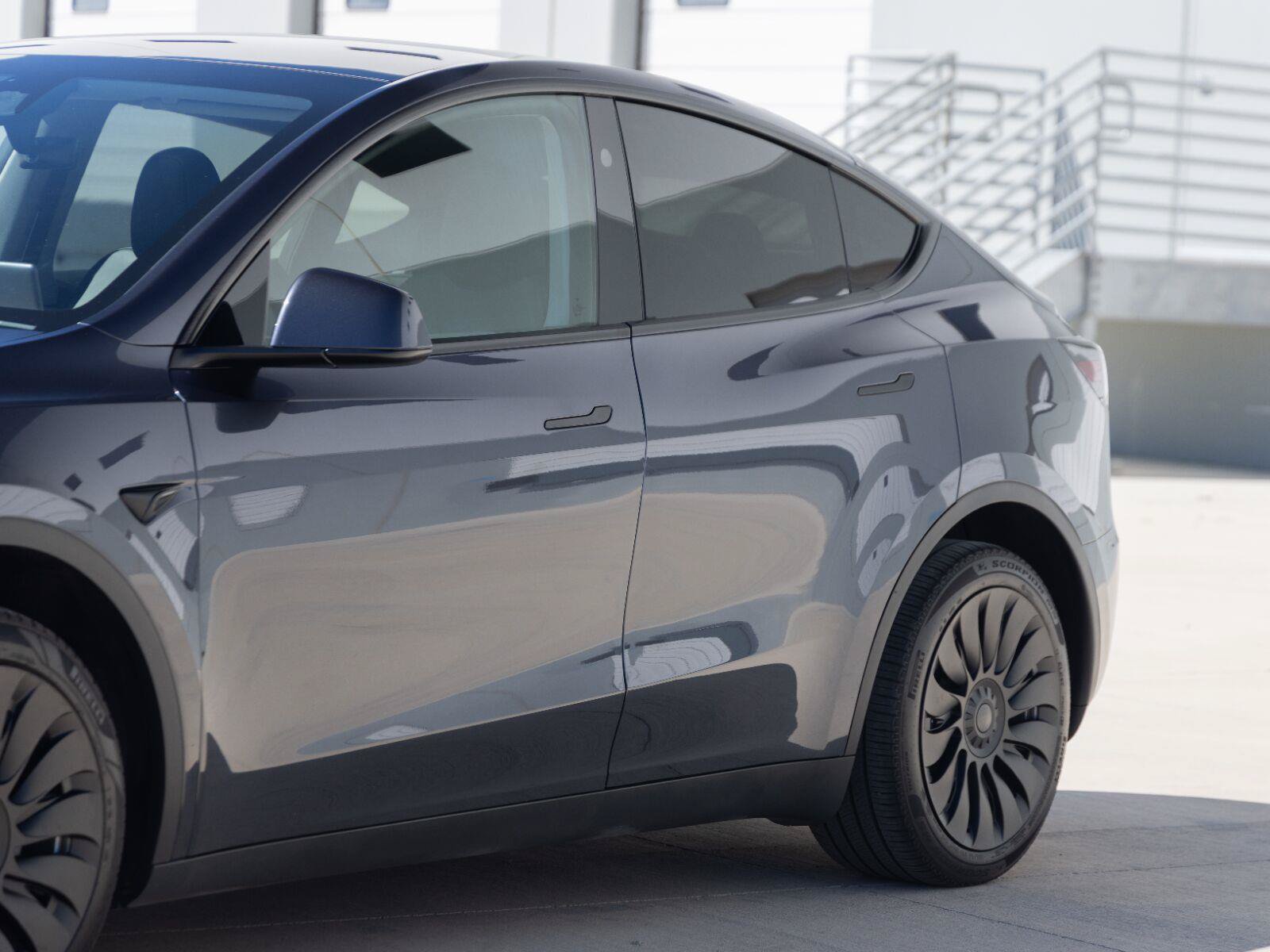 Used 2024 Tesla Model Y Long Range AWD/4WD image 14