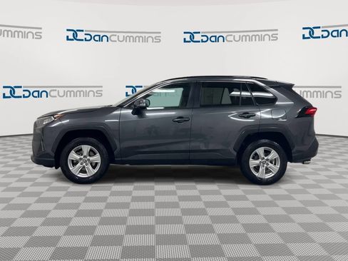 Used 2021 Toyota RAV4 XLE AWD/4WD image 5