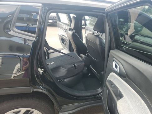 Used 2024 Jeep Compass Latitude image 13