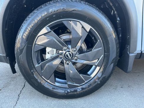 New 2026 Nissan Rogue SV AWD/4WD image 12