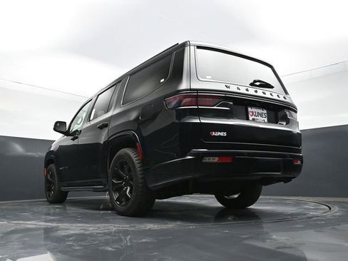Used 2024 Jeep Wagoneer Series II AWD/4WD image 59