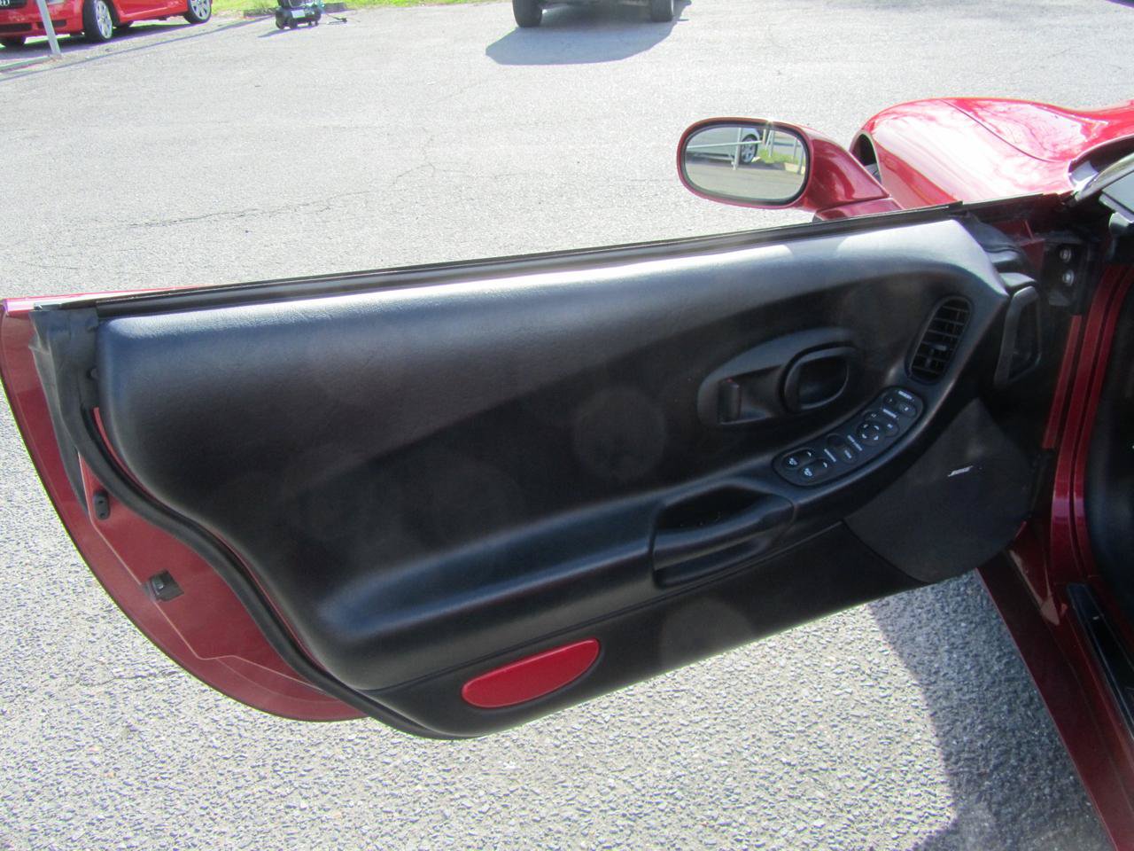 Used 2001 Chevrolet Corvette Convertible w/ Preferred Equipment Group2 RWD image 19