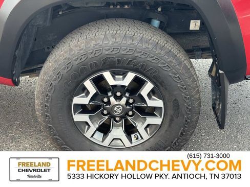 Used 2018 Toyota Tacoma TRD Off-Road image 11