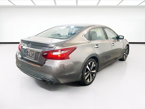 Used 2018 Nissan Altima 2.5 SR FWD image 4