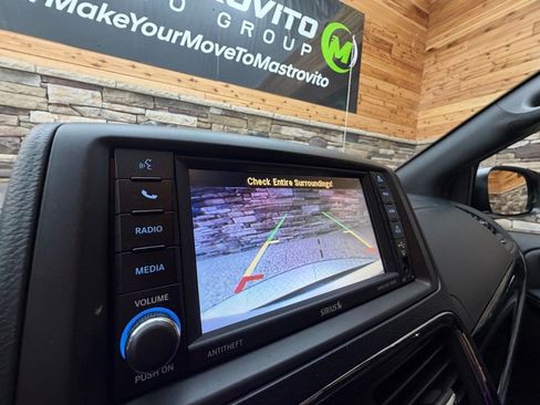 Used 2018 Dodge Grand Caravan SE FWD image 19
