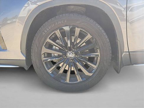 Used 2023 Toyota Highlander XSE image 21