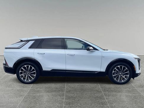 New 2026 Cadillac Lyriq Sport image 6