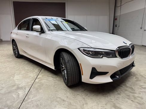 Used 2020 BMW 330i xDrive Sedan w/ Premium Package image 7