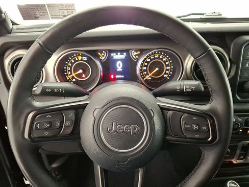 Used 2018 Jeep Wrangler Sport S image 16