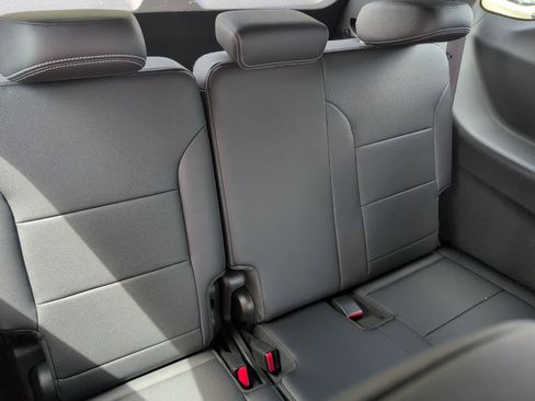 Certified 2026 Chevrolet Traverse LT FWD image 39