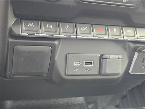 New 2026 Chevrolet Silverado 1500 W/T image 32