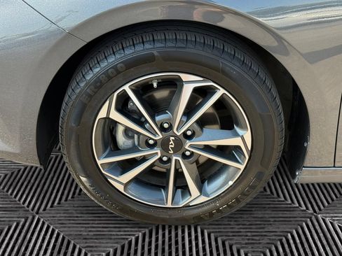 Used 2024 Kia Forte LXS FWD image 14