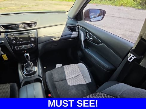 Used 2017 Nissan Rogue S FWD image 11