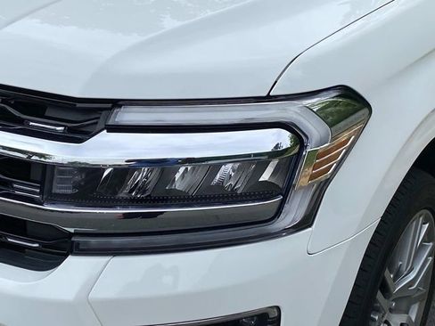 Used 2022 Ford Expedition Limited RWD image 5