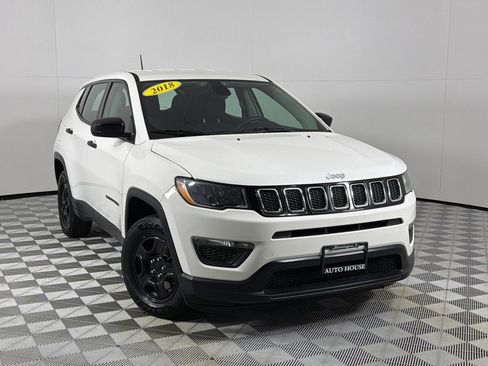 Used 2018 Jeep Compass Sport FWD image 2