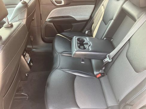 Used 2024 Jeep Compass Latitude AWD/4WD image 25