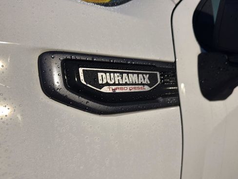 Used 2023 GMC Sierra 1500 AT4 w/ Technology Package image 9