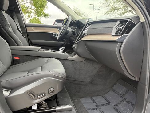 New 2026 Volvo XC90 B5 Core w/ Protection Package Premier image 36
