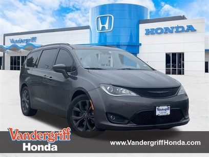 Used 2020 Chrysler Pacifica Touring-L Plus