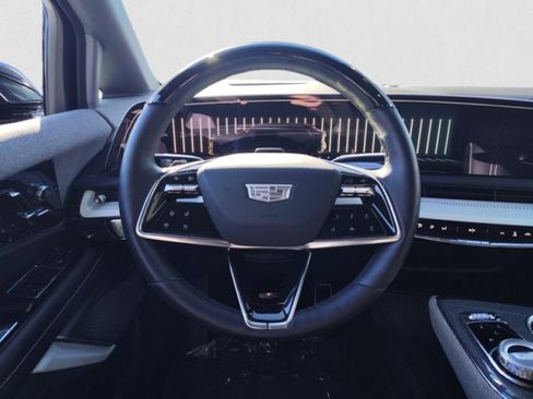 Used 2025 Cadillac Optiq Sport 2 AWD/4WD image 15