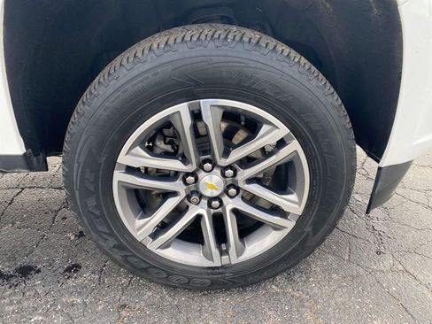 Used 2022 Chevrolet Colorado W/T w/ Custom Special Edition image 17