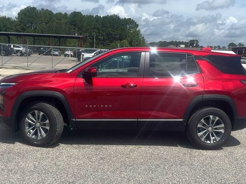 New 2026 Chevrolet Equinox LT FWD image 3