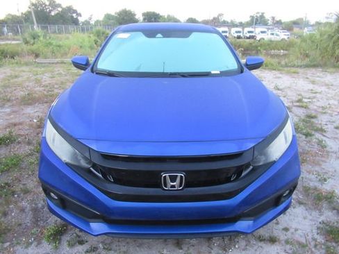 Used 2019 Honda Civic Sport image 2