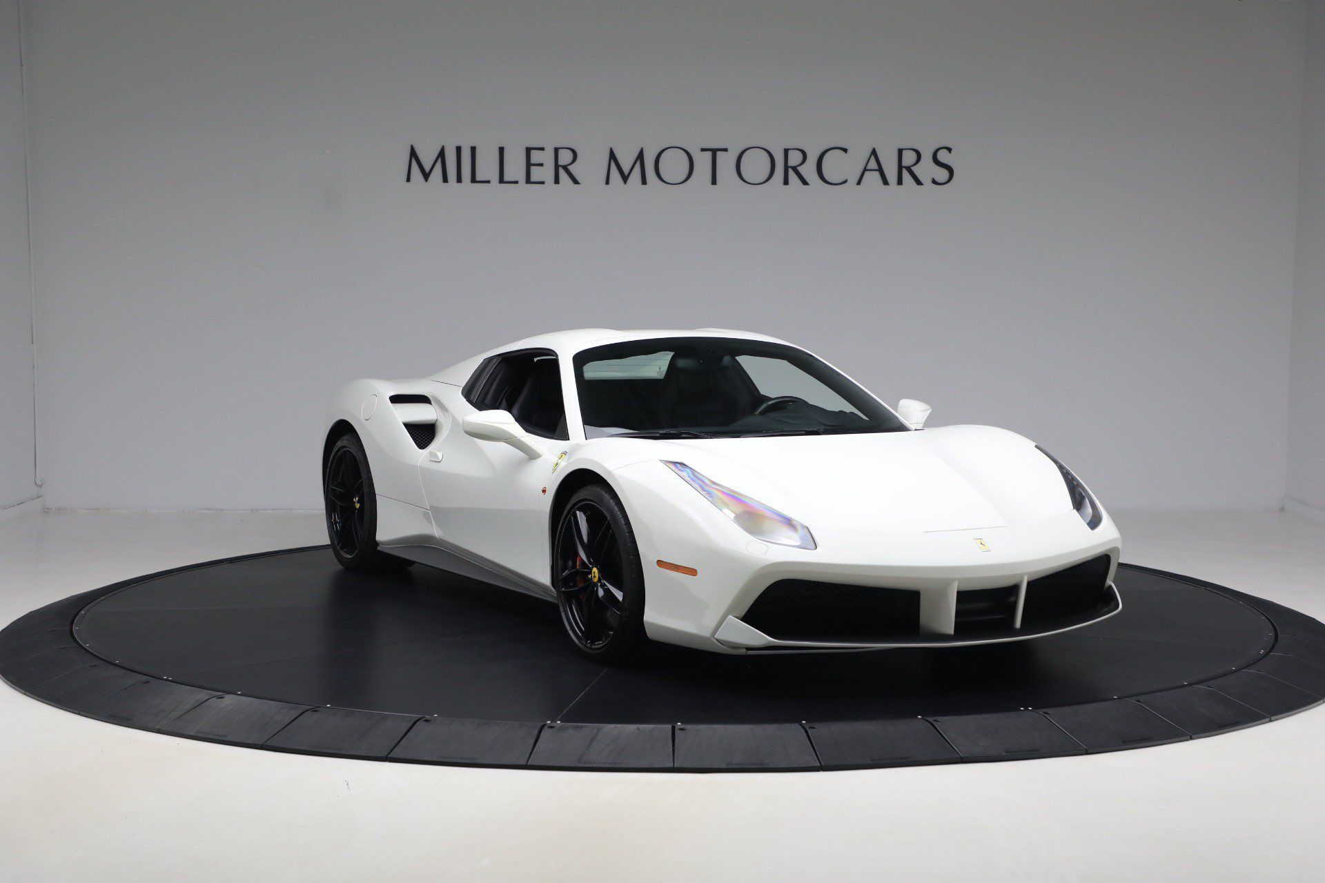 Certified 2016 Ferrari 488 Spider RWD image 33