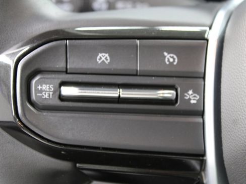 Used 2026 Chevrolet Colorado ZR2 w/ Technology Package AWD/4WD image 61