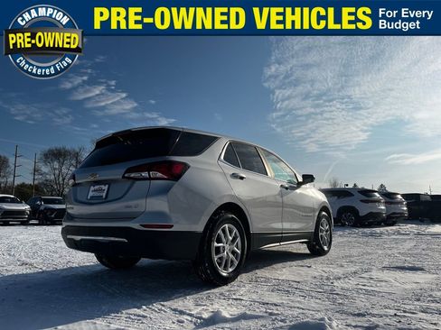 Used 2022 Chevrolet Equinox LT w/ Driver Convenience Package image 7