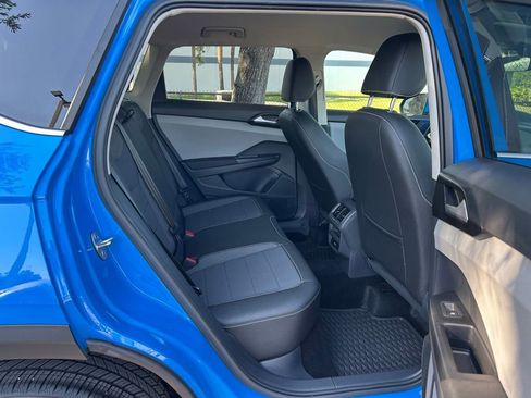 Certified 2023 Volkswagen Taos SE FWD image 47