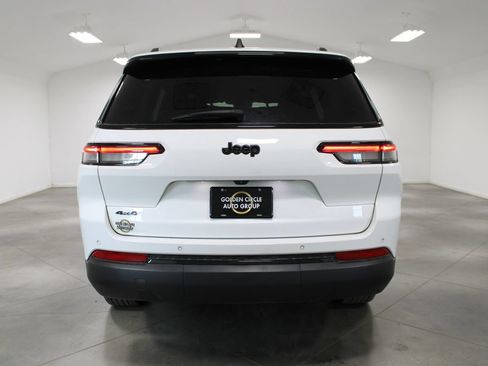Used 2024 Jeep Grand Cherokee L Altitude AWD/4WD image 8