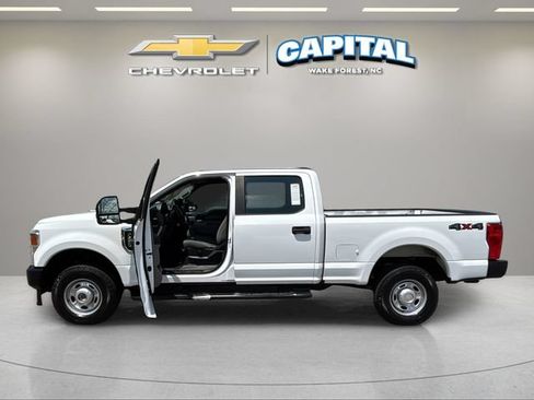 Used 2020 Ford F250 XL w/ Power Equipment Group AWD/4WD image 3