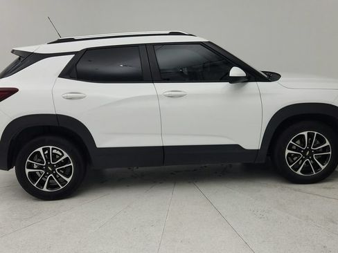 Certified 2024 Chevrolet TrailBlazer LT w/ Driver Confidence Package FWD image 8