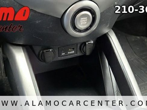 Used 2013 Hyundai Veloster RE:MIX Edition FWD image 38