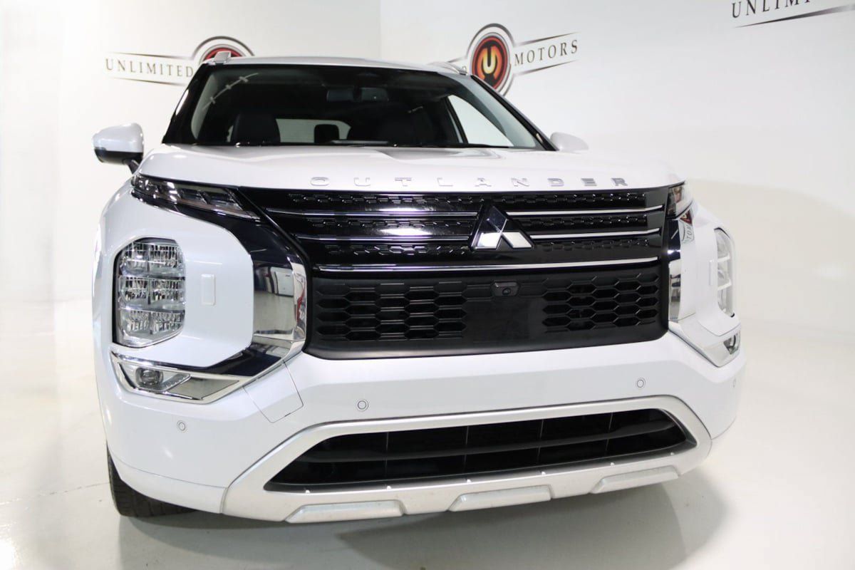 Used 2024 Mitsubishi Outlander 4WD Plug-In Hybrid image 26