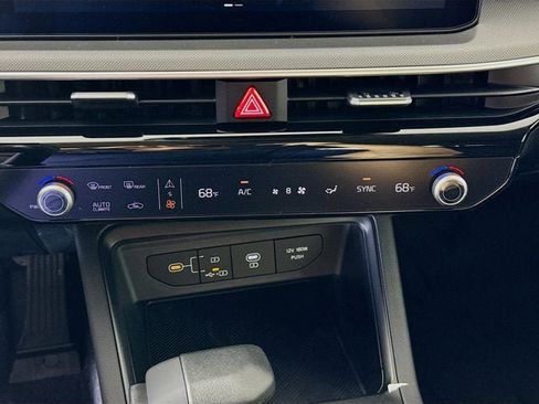 New 2025 Kia K5 LXS image 18