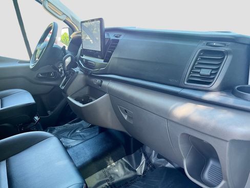 Used 2024 Ford Transit 150 Low Roof RWD image 26