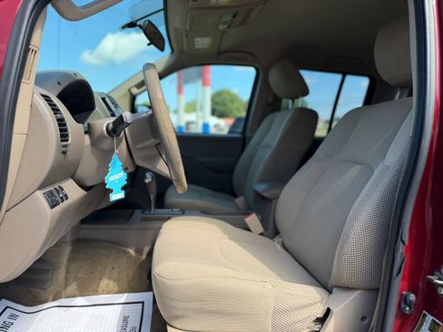 Used 2016 Nissan Frontier SV AWD/4WD image 9