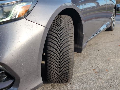 Used 2020 Honda Accord Touring image 12