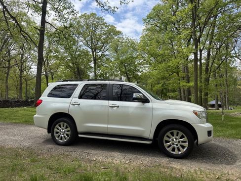 Used 2012 Toyota Sequoia Platinum AWD/4WD image 8