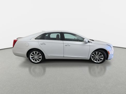Used 2016 Cadillac XTS Luxury w/ Driver Awareness Package image 4