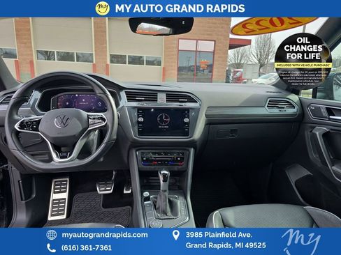 Used 2022 Volkswagen Tiguan SEL R-Line image 12
