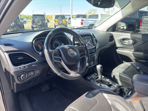 Used 2019 Jeep Cherokee Limited AWD/4WD image 18