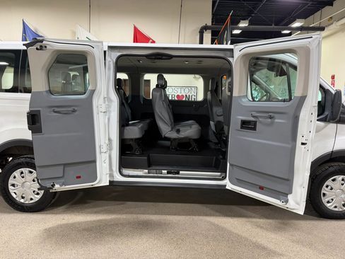 Used 2016 Ford Transit 350 XL image 21