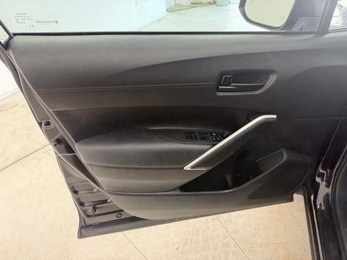 Used 2023 Toyota Corolla Cross LE FWD image 13