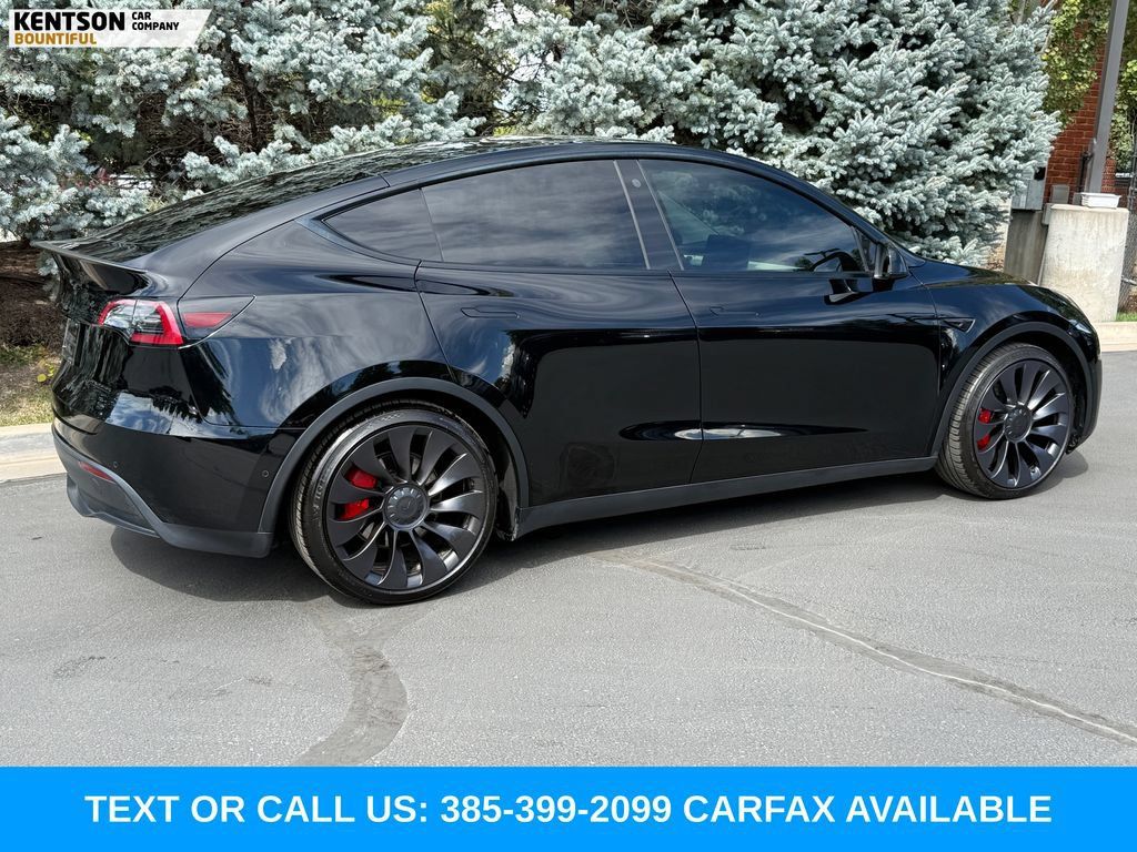 Used 2022 Tesla Model Y Performance AWD/4WD image 9